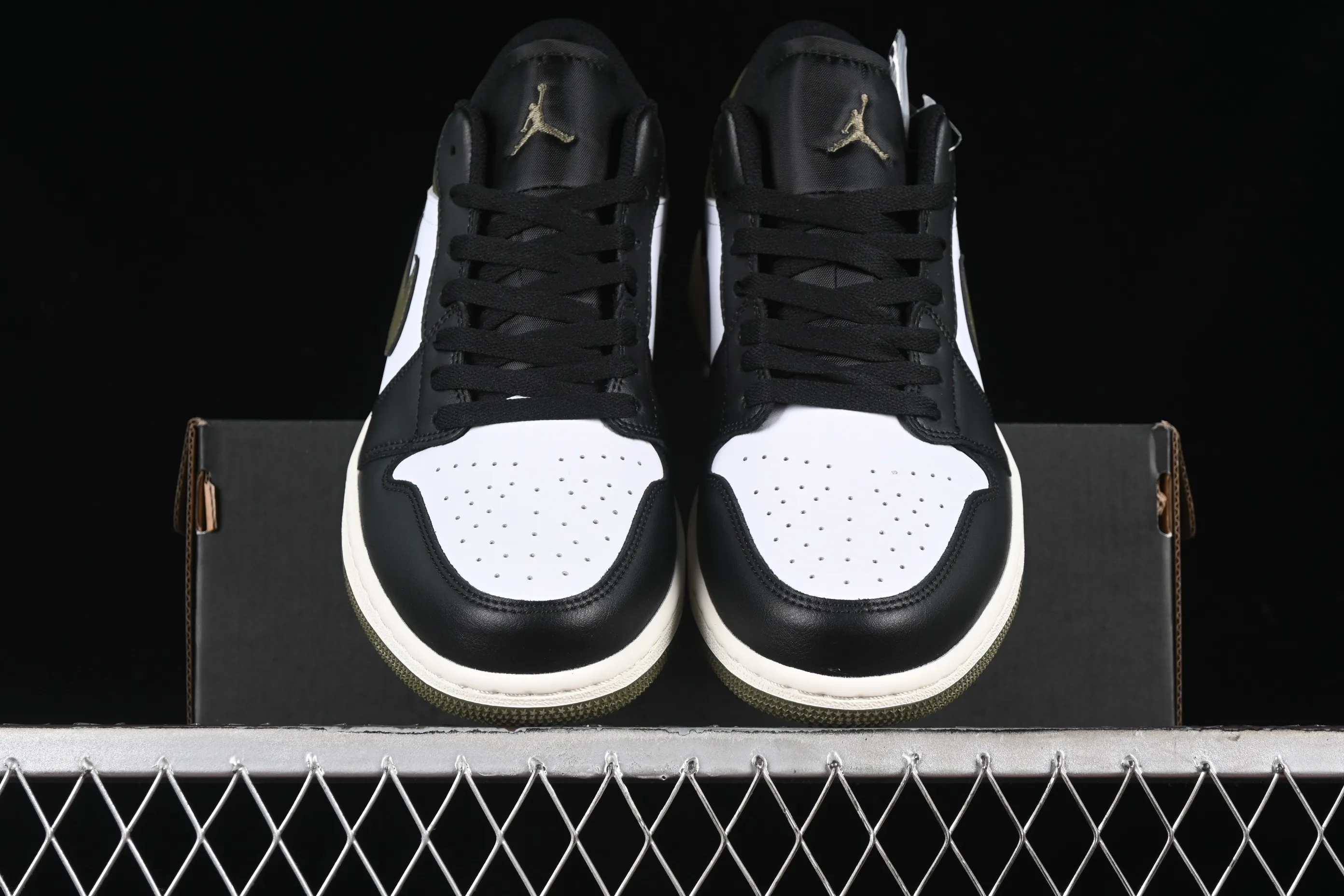 All categories Air Jordan Jordan series basketball shoes Air Jordan 1 Low Air Jordan 1 Low "Medium Olive" AJ1 Joe 1 olive green low-top cultural and casual sneakers 553558-092